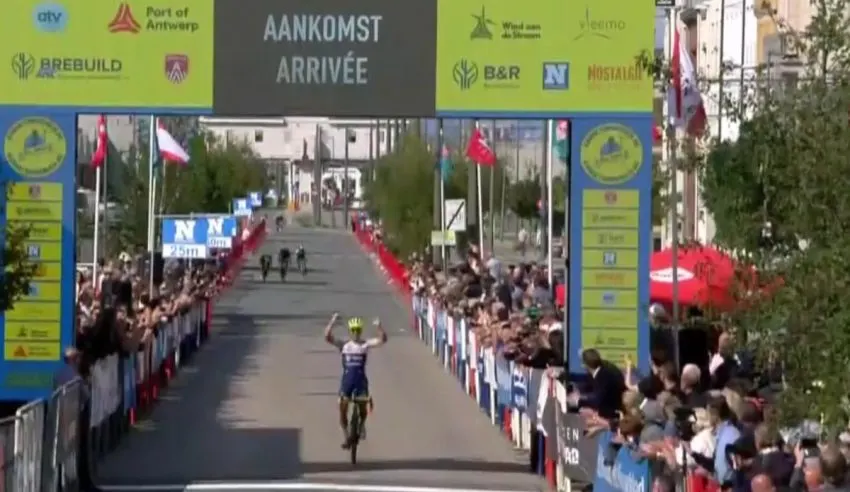 antwerp-port-epic:-aime-de-gendt-wins-in-front-of-merlier-#ape-#antwerpportepic-#-lavuelta19-#ovotob-#degendt