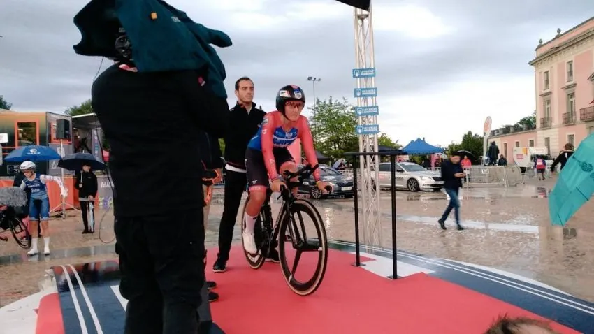 madrid-challenge-by-la-vuelta:-lisa-brennauer-in-front-of-brand-#-madridchallenge19-#uciwwt-#-lavuelta19