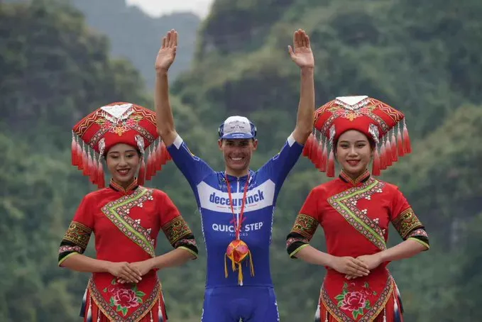 guangxi-tower:-mas:-“a-nice-way-to-say-goodbye”-#tourofguangxi-#mas-#deceuninckquickstep-#martinez