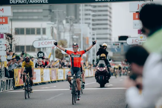 criterium-of-saitama:-arashiro-wins-in-front-of-bernal-and-roglic-#saitamacriterium-#arashiro-#bernal-#roglic-#uci