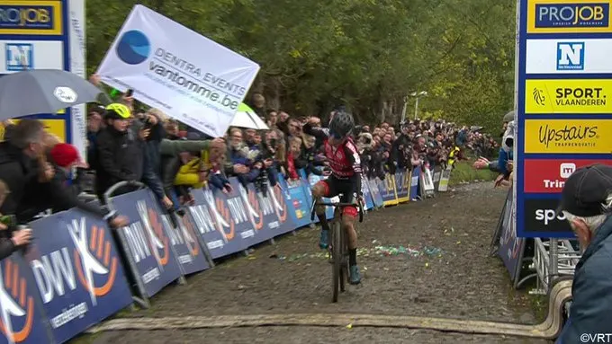 koppenbergcross:-eli-iserbyt-wins-again,-pidcock-2nd-#koppenbergcross-#iserbyt-#pidcock-#dvvtrofee-#vdp