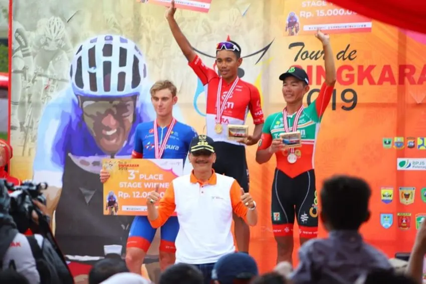 singkarak-tour:-novardianto-stage,-ewart-serene-leader-#uci-#-tourdesingkarak2019-#ewart-#novardianto