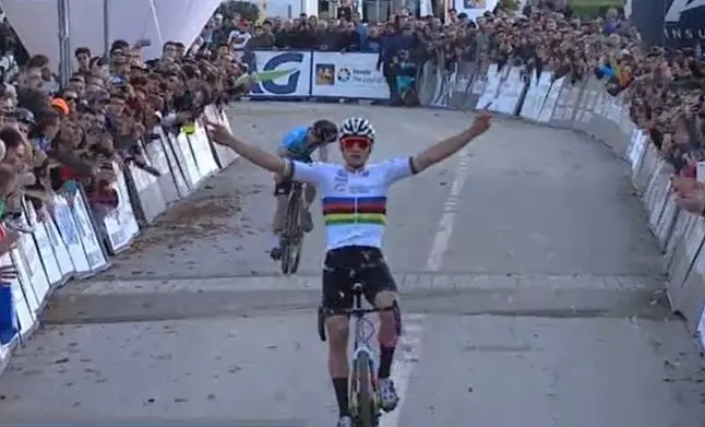 cyclo-cross:-van-der-poel-european-champion-in-front-of-iserbyt-#-eurocross19-#mvdp-#iserbyt-#aerts-#hermans
