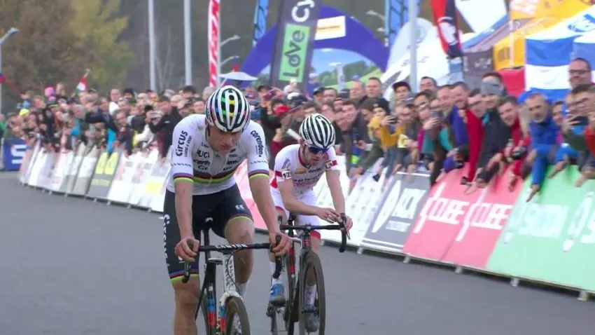 cyclo-cross-–-cdm:-mathieu-van-der-poel-wins-in-front-of-iserbyt-#telenetucicxwc-#mvdp-#iserbyt-#cx-#tabo