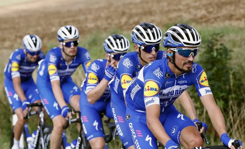 2019:-julian-alaphilippe-and-“his”-wolfpack-at-the-top-#thewolfpack-#alaphilippe-#gilbert-#evenepoel-#mas