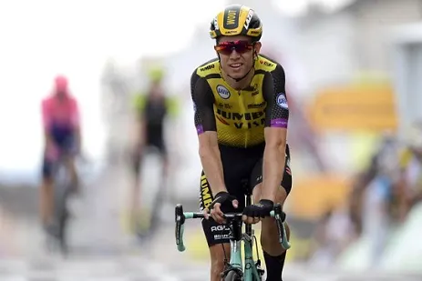road:-van-aert-wins-against-former-team-#vanaert-#jumbovisma-#snipercycling-#justic