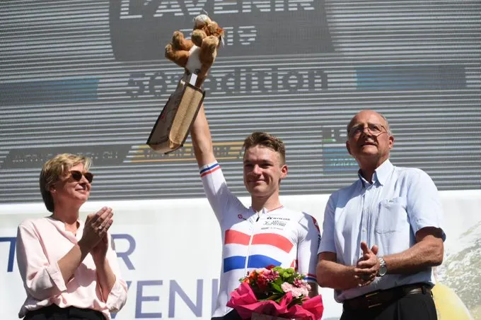 transfer:-ethan-hayter-commits-3-years-with-the-team-ineos-#mercato-#teamineos-#hayter-#tourdelavenir-#tokyo