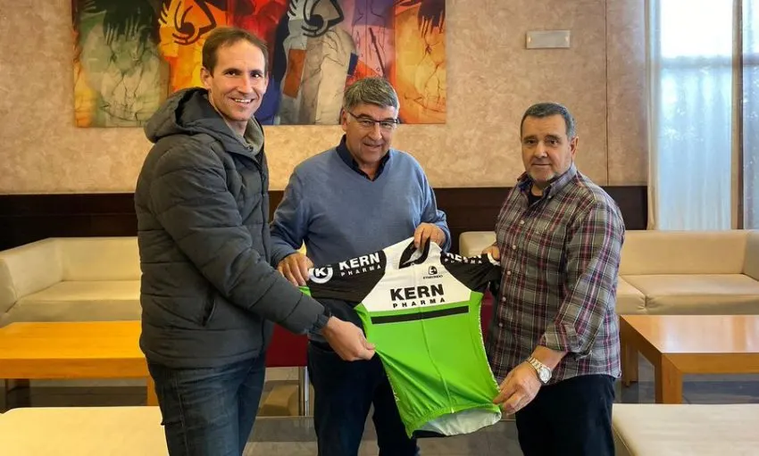 road:-francis-lafargue-joins-the-staff-of-kern-pharma-#lafargue-#kernpharma-#euskadimurias-#cycling