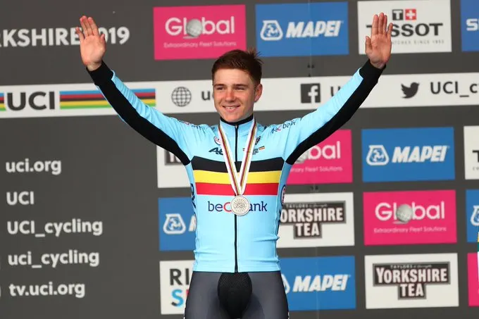 road:-the-crystal-bike-awarded-to-remco-evenepoel-#evenepoel-#deceuninckquickstep-#gilbert-#vanaert