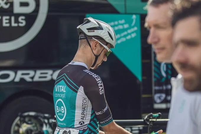 infirmary:-fracture-of-the-clavicle-for-justin-mottier-#motor-#meninglaz-#thereisnotry-#cycling-#glaz