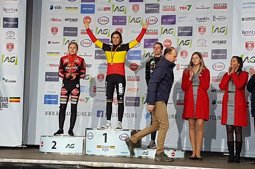 cyclo-cross-–-belgium:-sanne-cant-wins-its-11th-consecutive-title-#bkantwerpen-#cant-#cx-#vanloy-#cyclocross