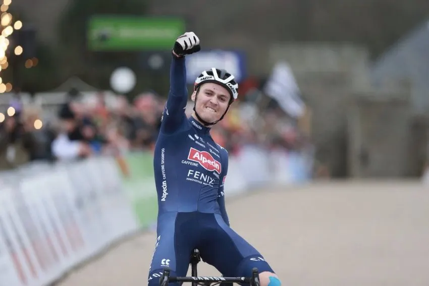 cyclo-cross:-antoine-benoist-still-champion-of-france-hopes-#benoist-#-flamanville2020-#crispin-#delbov