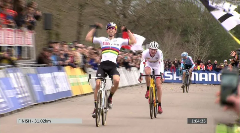 wout-van-aert,-the-cyclo-cross-world-championship-in-the-viewfind