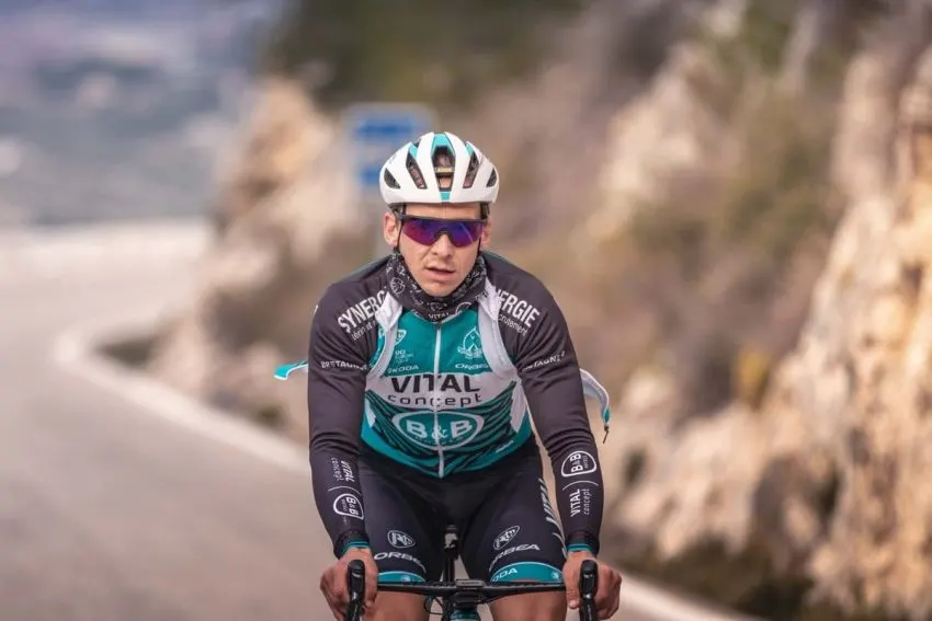 bryan-coquard-cracks-her-scapula-at-forced-rest