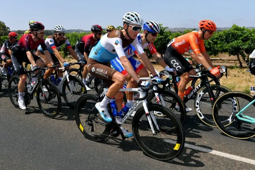 tour-down-under:-romain-bardet-loses-2'23-''-and-says-goodbye-to-general-#tourdownunder-#bardet-#allezalm-#impey-#tdu