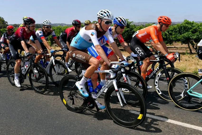 romain-bardet-loses-more-than-2-minutes-on-the-tour-down-und